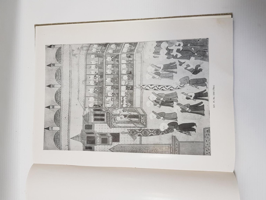 1946 TÜRK KUMAŞ VE KADİFELERİ KİTABI