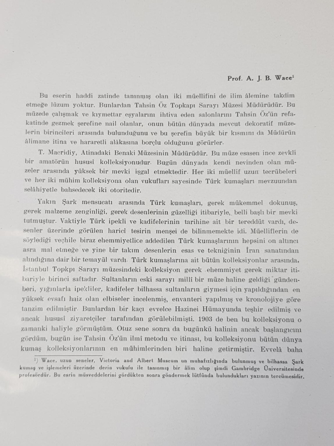 1946 TÜRK KUMAŞ VE KADİFELERİ KİTABI