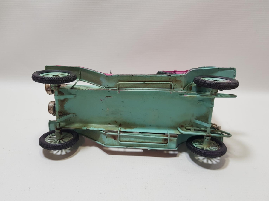 ANTİKA METAL OYUNCAK ARABA