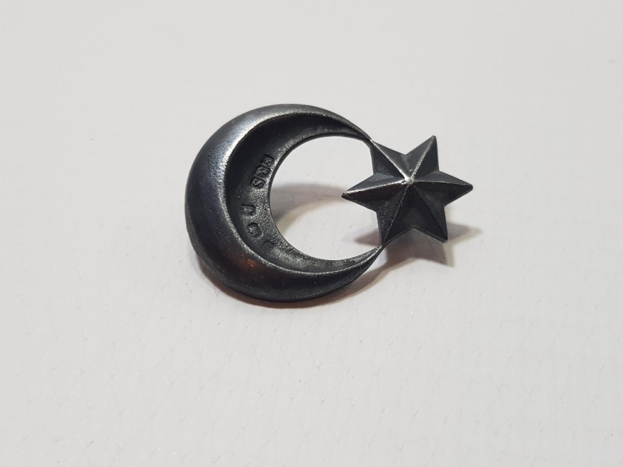 İŞGAL DÖNEMİ İSTANBUL POLİSLERİNİN TAKTIĞI GÜMÜŞ AY YILDIZ ŞAPKA KOKARTI