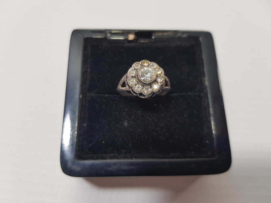 ZİRKON TAŞLI GÜL MODEL GÜMÜŞ YÜZÜK