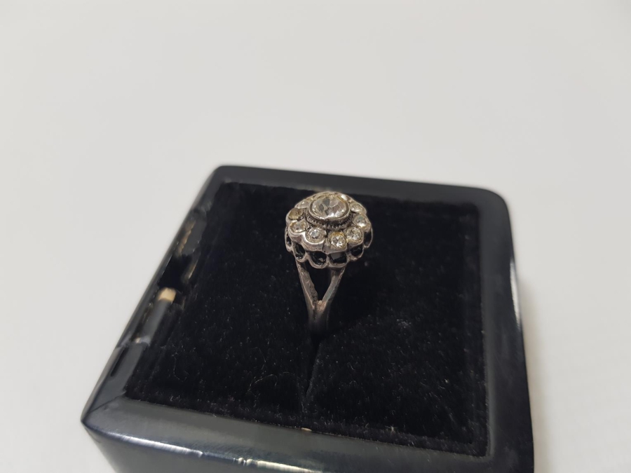 ZİRKON TAŞLI GÜL MODEL GÜMÜŞ YÜZÜK