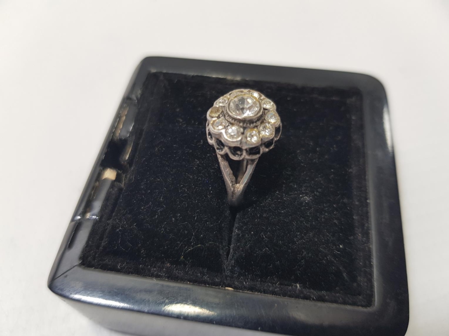 ZİRKON TAŞLI GÜL MODEL GÜMÜŞ YÜZÜK