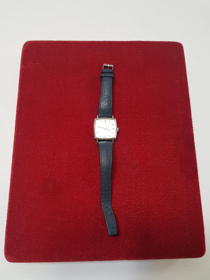 ANTİKA CERTINA KURMALI KOL SAATİ