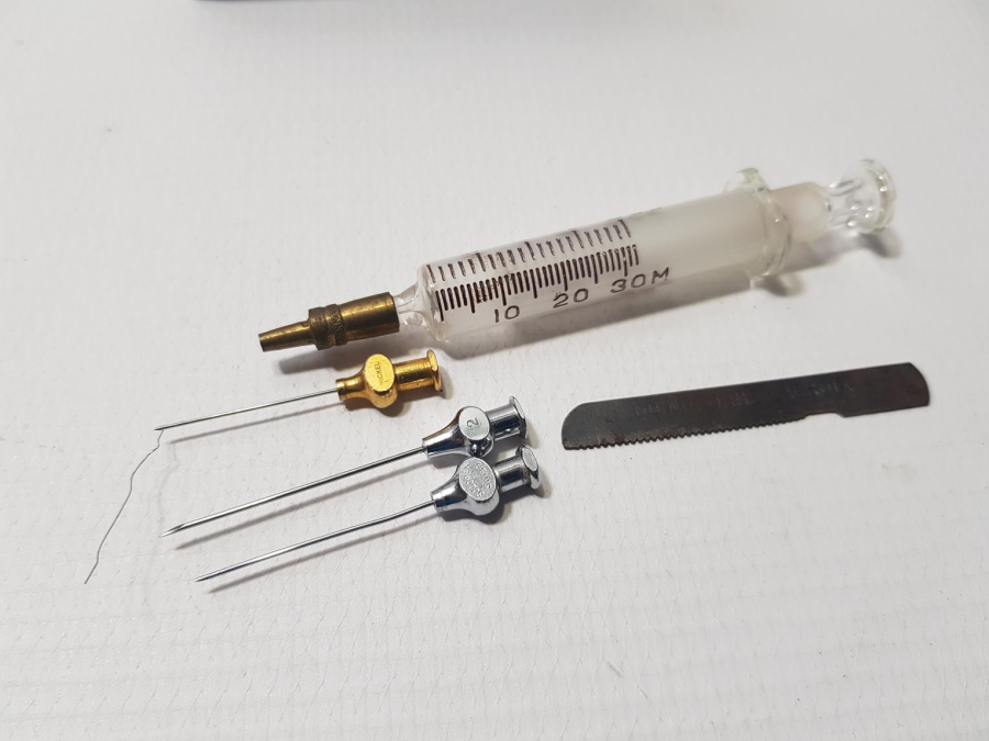 ORİJİNAL KUTUSUNDA ANTİKA ŞIRINGA