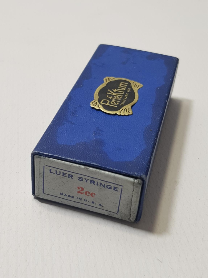 ORİJİNAL KUTUSUNDA ANTİKA ŞIRINGA