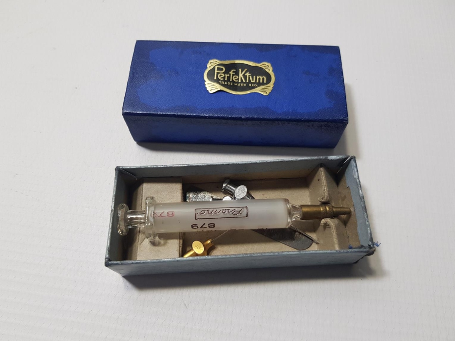 ORİJİNAL KUTUSUNDA ANTİKA ŞIRINGA