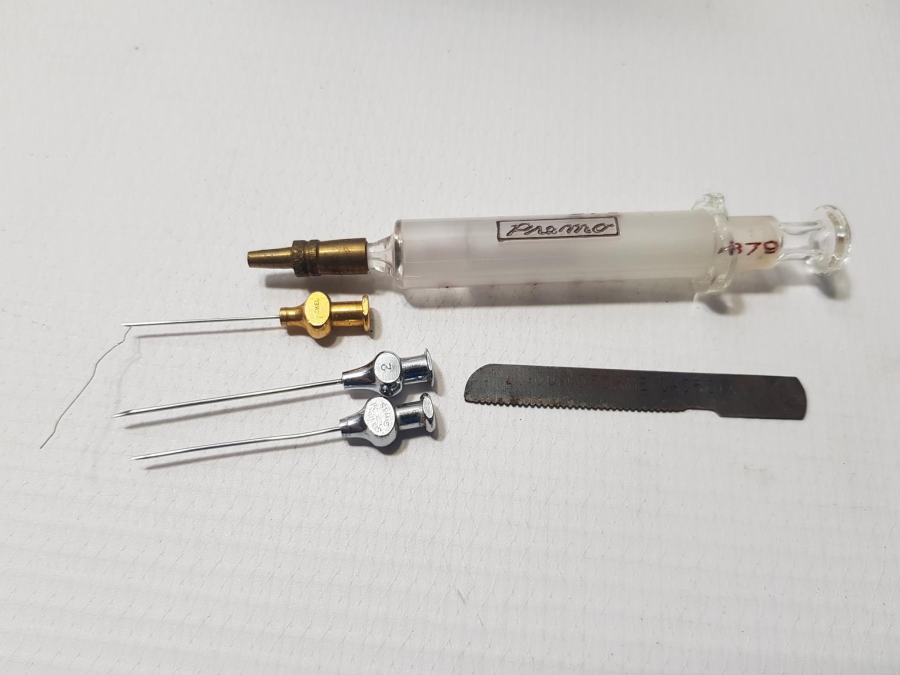 ORİJİNAL KUTUSUNDA ANTİKA ŞIRINGA