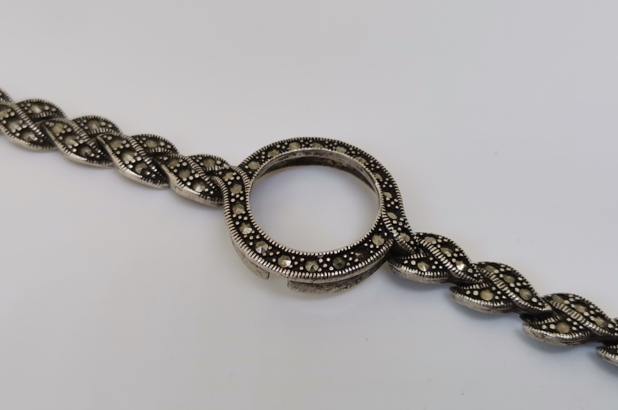 MARGAZİT TAŞLARLA SÜSLÜ GÜMÜŞ KOL SAATİ İSKELETİ