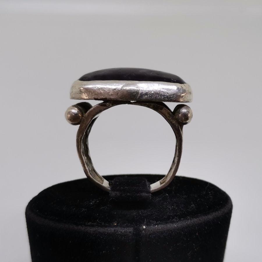 ÜZERİ DOĞAL TAŞLI ÖZEL YAPIM ANTİKA GÜMÜŞ YÜZÜK