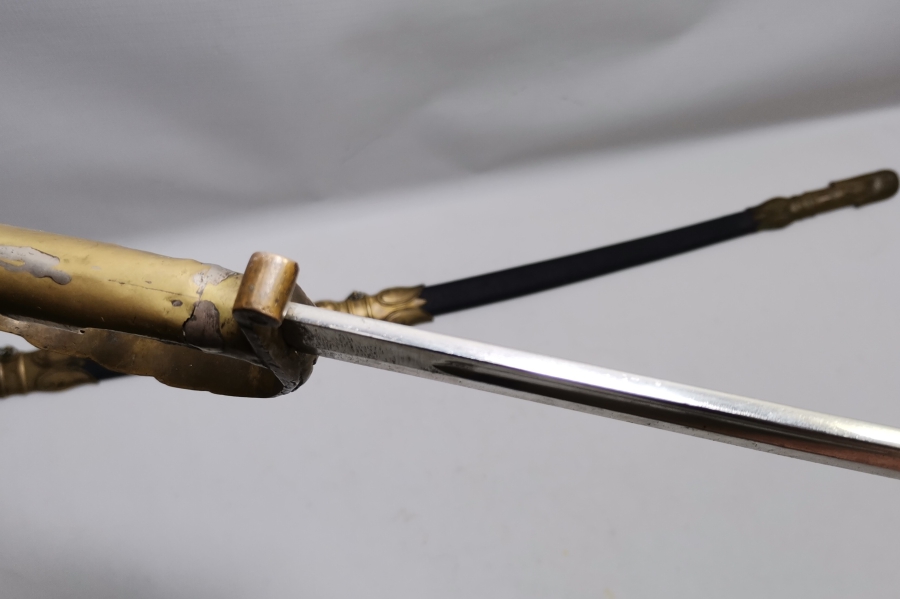 ANTİKA NADİR SAPI KARTAL BAŞI FORMUNDA HAVACI SUBAY KILICI