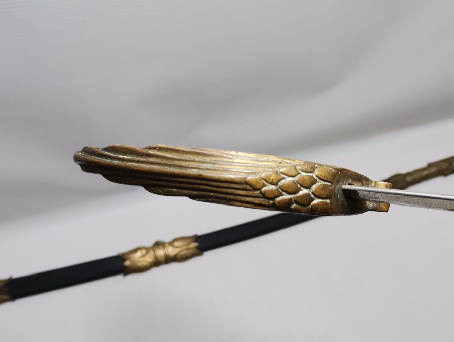 ANTİKA NADİR SAPI KARTAL BAŞI FORMUNDA HAVACI SUBAY KILICI