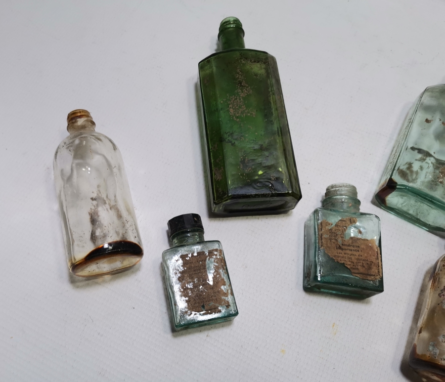 ECZACILIK TARİHİ - ANTİKA İLAÇ ŞİŞELERİ LOTU