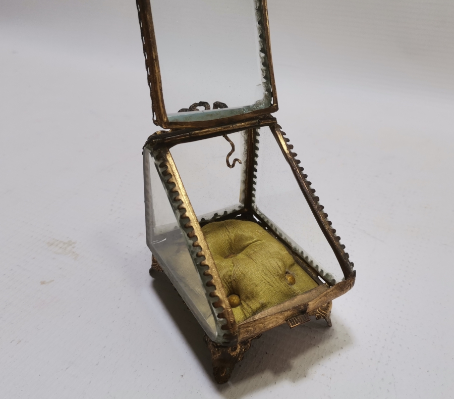 NADİR FORMDA OSMANLI DÖNEMİ CEP SAATİ TEŞHİR KUTUSU