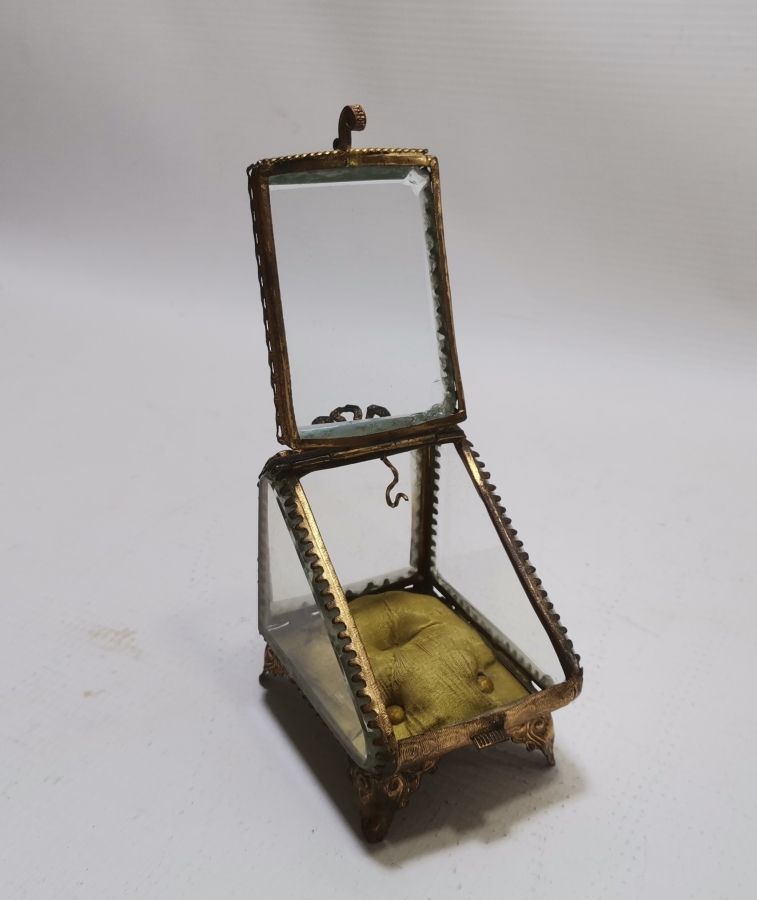 NADİR FORMDA OSMANLI DÖNEMİ CEP SAATİ TEŞHİR KUTUSU