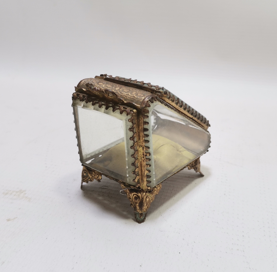 NADİR FORMDA OSMANLI DÖNEMİ CEP SAATİ TEŞHİR KUTUSU