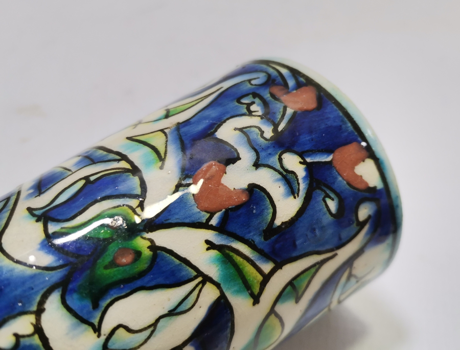 NADİR RENKTE OSMANLI DÖNEMİ İZNİK BARDAK