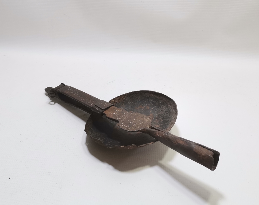 NADİR FORMDA OSMANLI DÖNEMİ BÜYÜK BOY KAHVE KAVURMA TAVASI