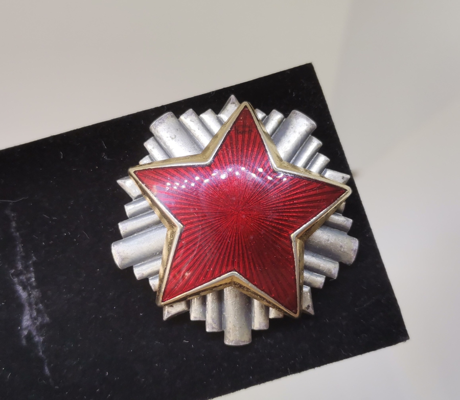 2. DÜNYA SAVAŞI DÖNEMİ ÜZERİ MİNE İŞÇİLİKLİ ANTİKA RUS SUBAY ROZETİ