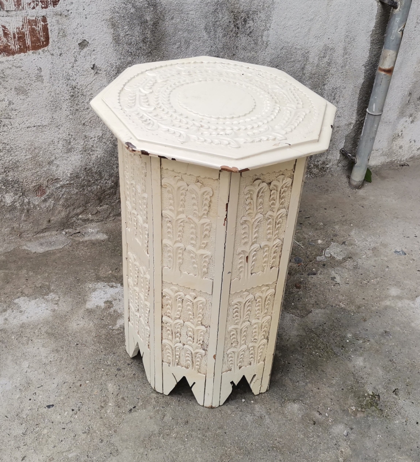 ÜZERİ EL OYMA İŞÇİLİKLİ AHŞAPTAN MAMUL BÜYÜK BOY OSMANLI DÖNEMİ SEHPA