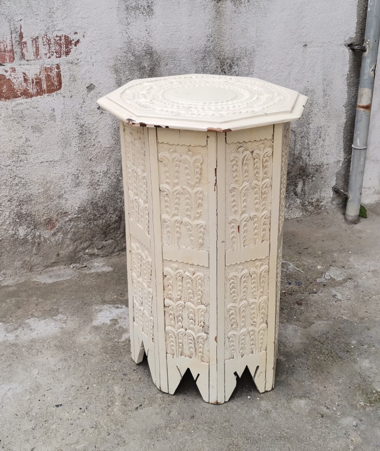 ÜZERİ EL OYMA İŞÇİLİKLİ AHŞAPTAN MAMUL BÜYÜK BOY OSMANLI DÖNEMİ SEHPA