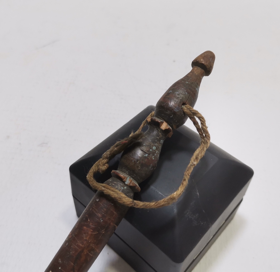 ÜST KISMI SİKKE FORMLU OSMANLI DÖNEMİ TEKKE İŞİ UÇKURLUK