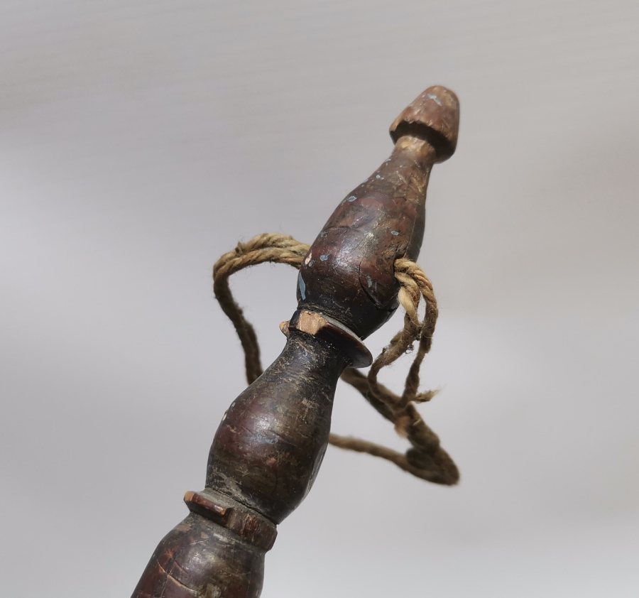 ÜST KISMI SİKKE FORMLU OSMANLI DÖNEMİ TEKKE İŞİ UÇKURLUK