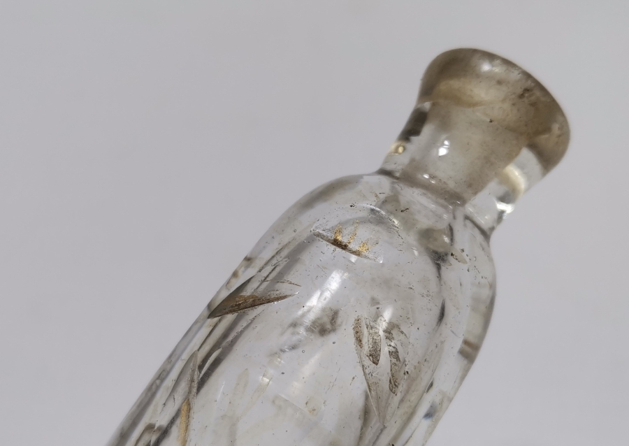 ÜZERİ ALTIN VARAKLI OSMANLI DÖNEMİ NADİR FORMDA BEYKOZ PARFÜM ŞİŞESİ