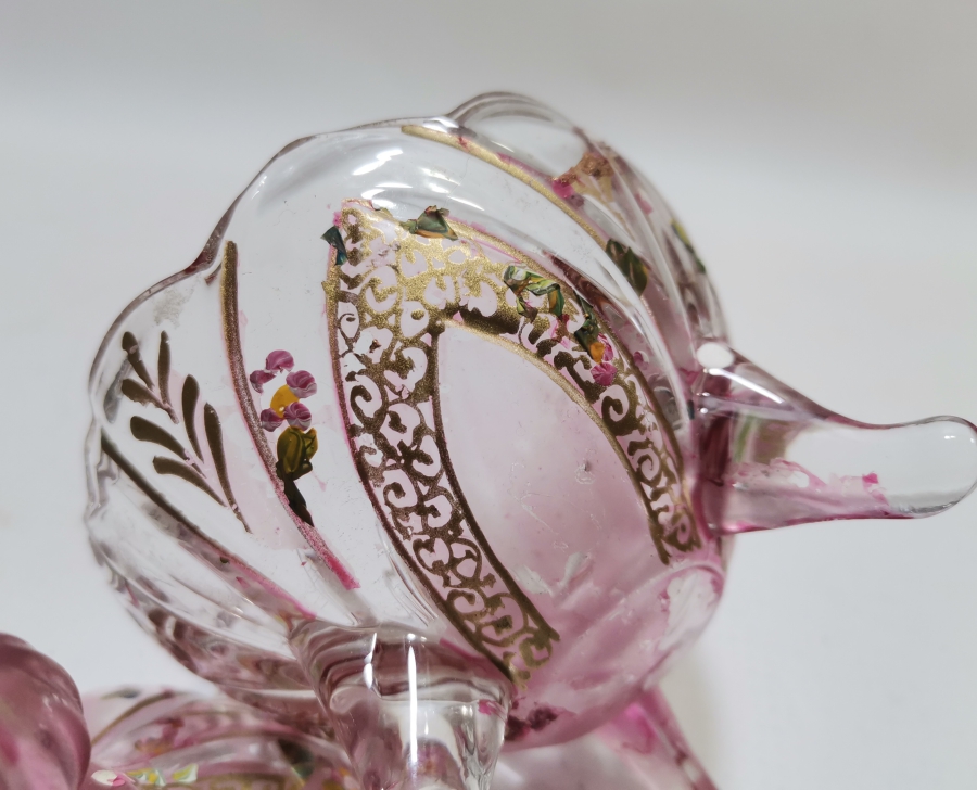 ÜZERİ ALTIN VARAKLI VE EL BOYAMA İŞÇİLİKLİ NADİR OSMANLI MACUNLUK