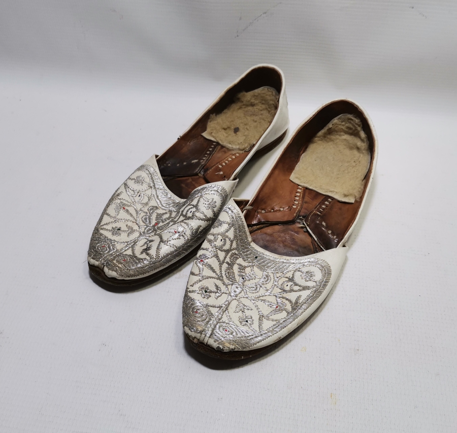 OSMANLI DÖNEMİ SIRMA İŞÇİLİKLİ NADİR GELİN AYAKKABISI