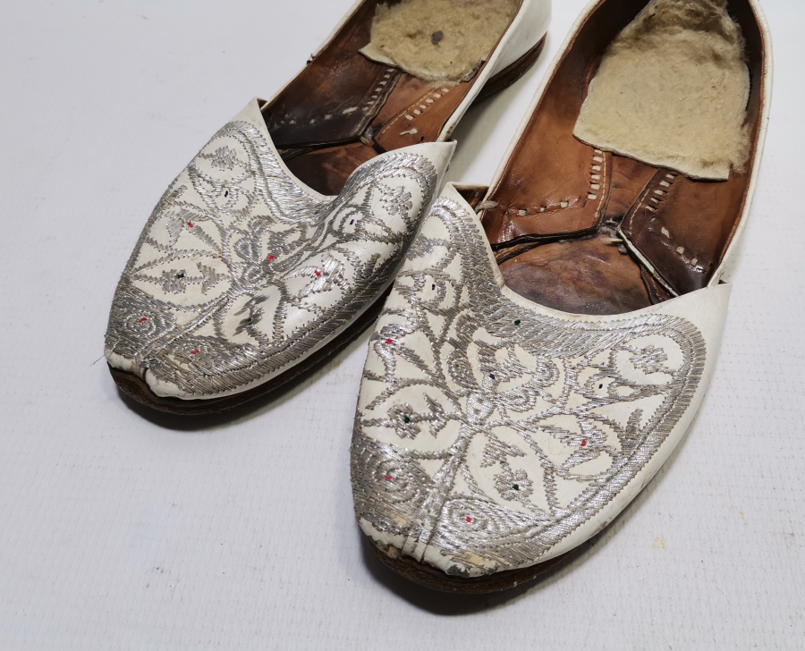 OSMANLI DÖNEMİ SIRMA İŞÇİLİKLİ NADİR GELİN AYAKKABISI