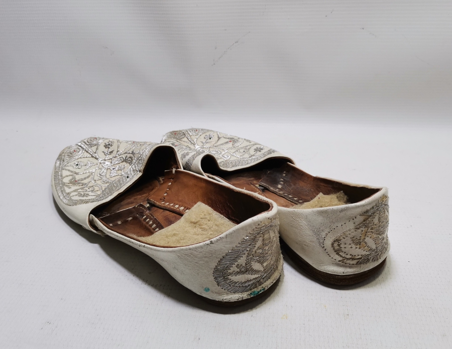 OSMANLI DÖNEMİ SIRMA İŞÇİLİKLİ NADİR GELİN AYAKKABISI