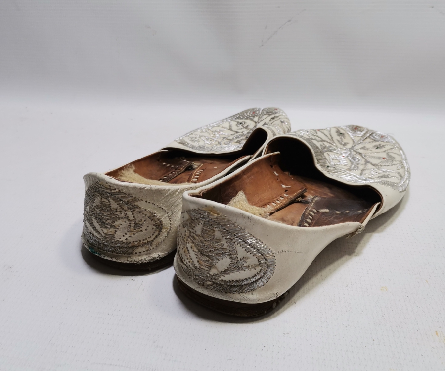 OSMANLI DÖNEMİ SIRMA İŞÇİLİKLİ NADİR GELİN AYAKKABISI