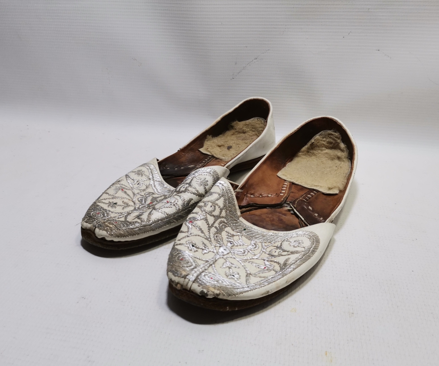 OSMANLI DÖNEMİ SIRMA İŞÇİLİKLİ NADİR GELİN AYAKKABISI