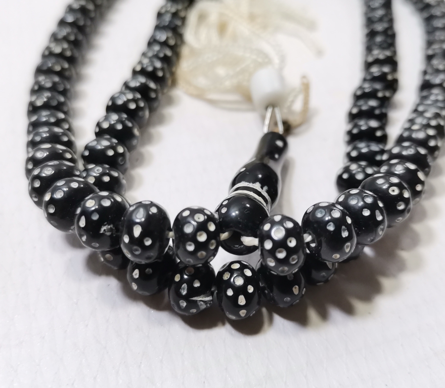 BEYKOZ GÖRÜNÜMLÜ ANTİKA PLASTİK NAMAZ TESPİHİ