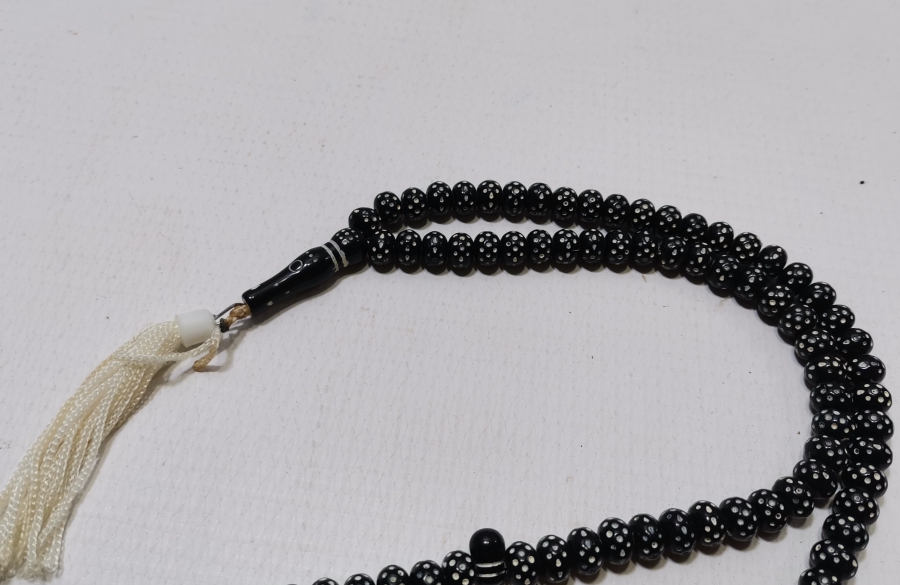 BEYKOZ GÖRÜNÜMLÜ ANTİKA PLASTİK NAMAZ TESPİHİ