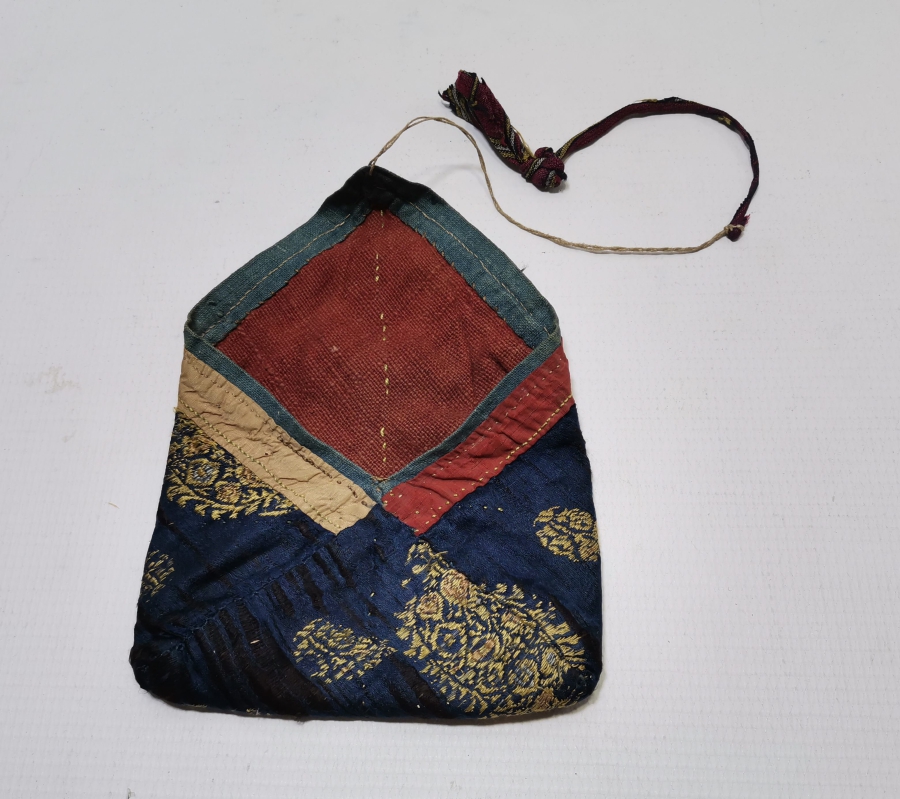 OSMANLI DÖNEMİ NADİR ELMASİYE İPEK ENAM-I ŞERİF KABI