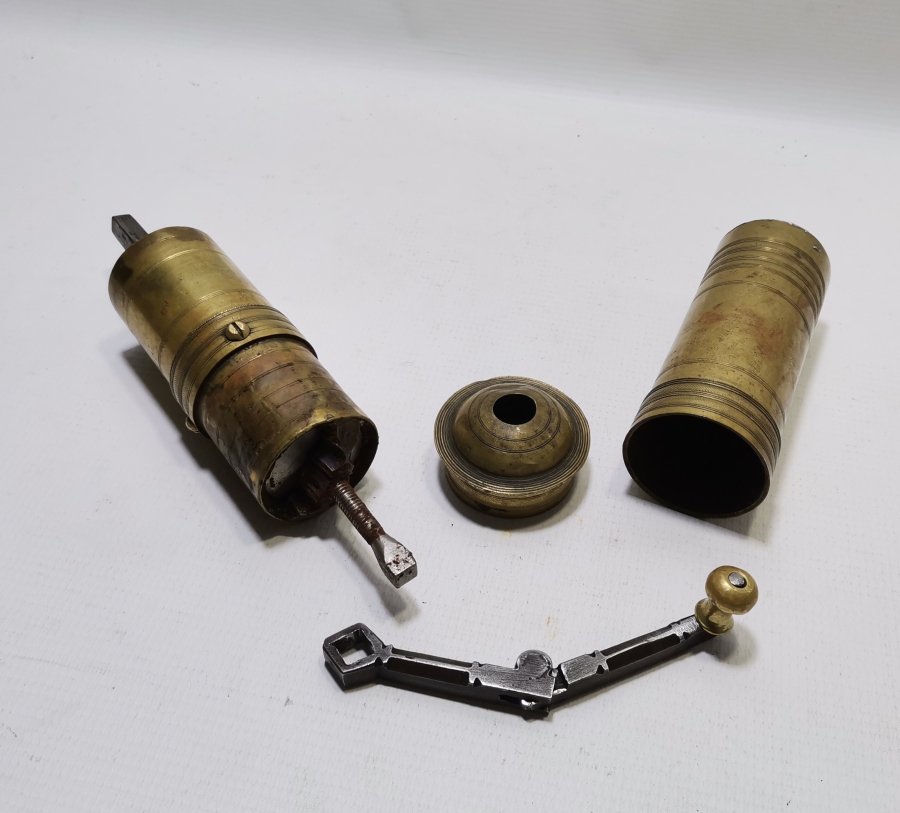 OSMANLI DÖNEMİ SÜLEYMANİYE İŞİ EL YAPIMI KAHVE DEĞİRMENİ