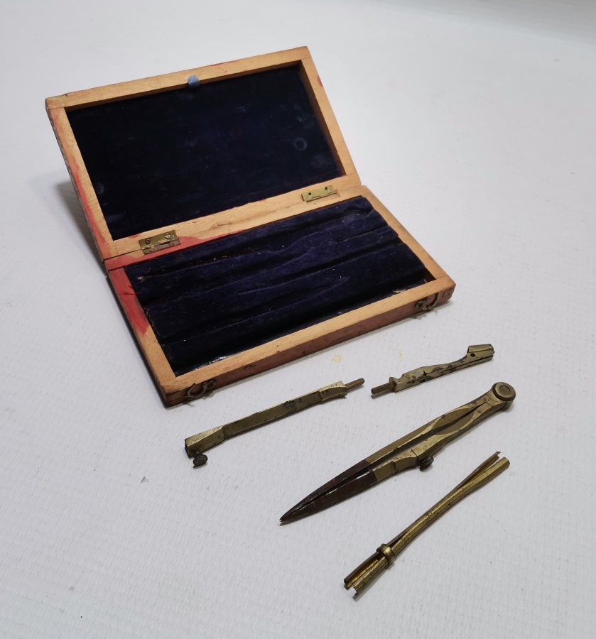 ORİJİNAL KUTUSUNDA NADİR OSMANLI MÜHENDİS ÇİZİM TAKIMI