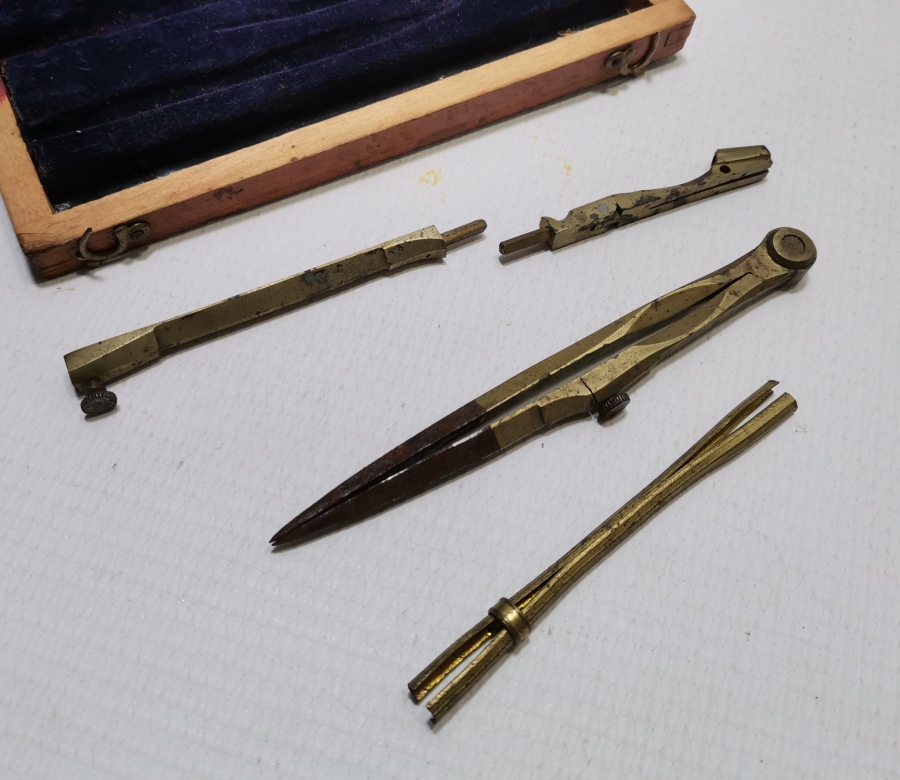 ORİJİNAL KUTUSUNDA NADİR OSMANLI MÜHENDİS ÇİZİM TAKIMI