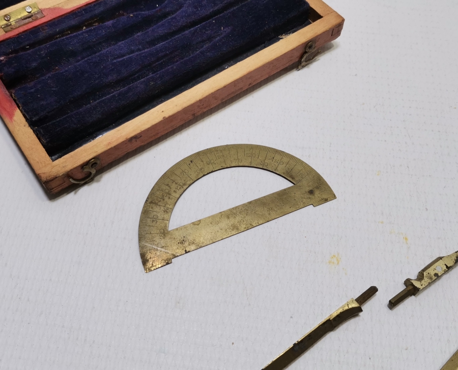 ORİJİNAL KUTUSUNDA NADİR OSMANLI MÜHENDİS ÇİZİM TAKIMI