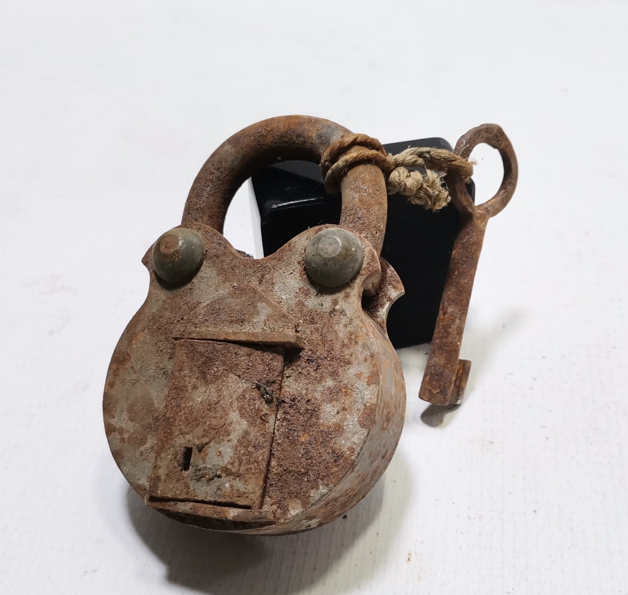 ORİJİNAL ANAHTARIYLA OSMANLI DÖNEMİ EL YAPIMI KİLİT