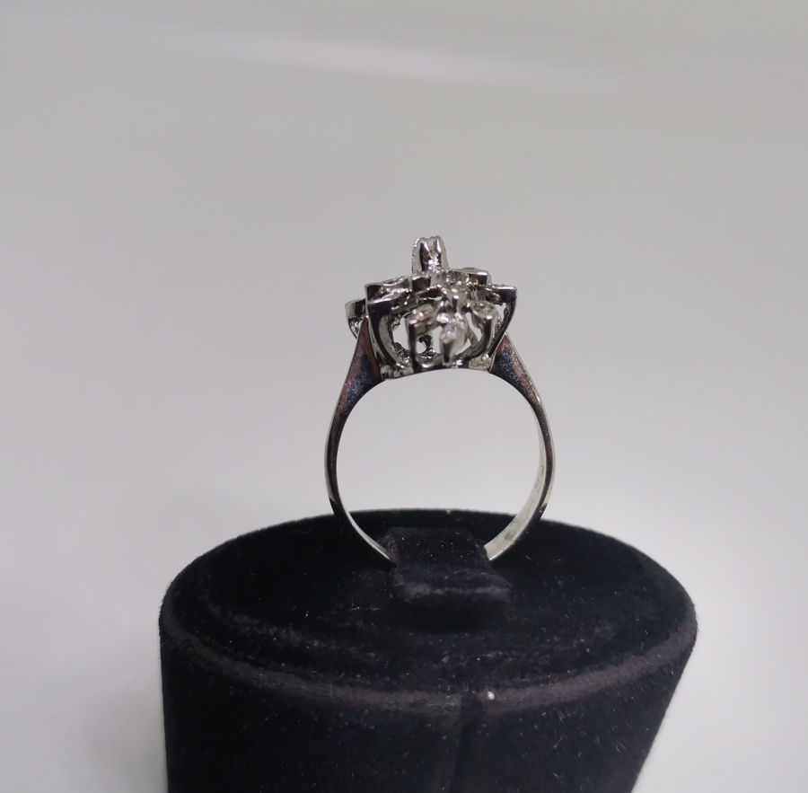 PIRLANTA TAŞLI SARMAŞIK MODELİ YÜZÜK