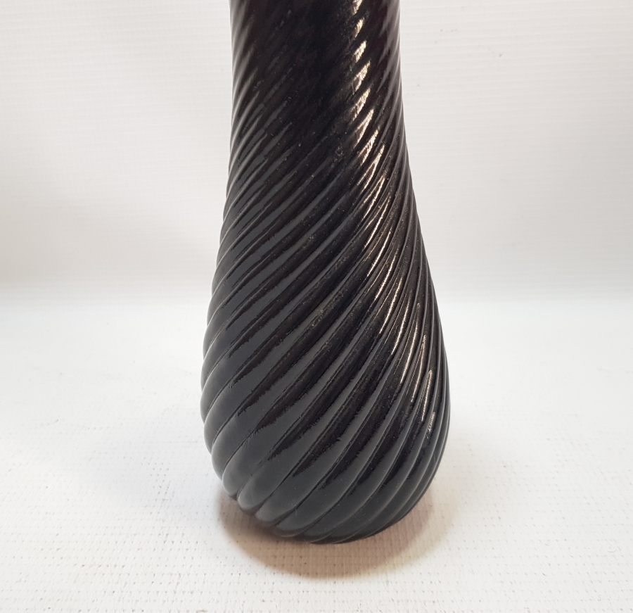 NADİR RENKTE ANTİKA VAZO