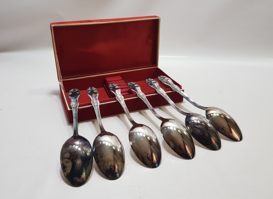 ORİJİNAL KUTUSUNDA SOVYET RUSYA YAPIMI GÜMÜŞ KAPLAMA KAŞIK TAKIMI