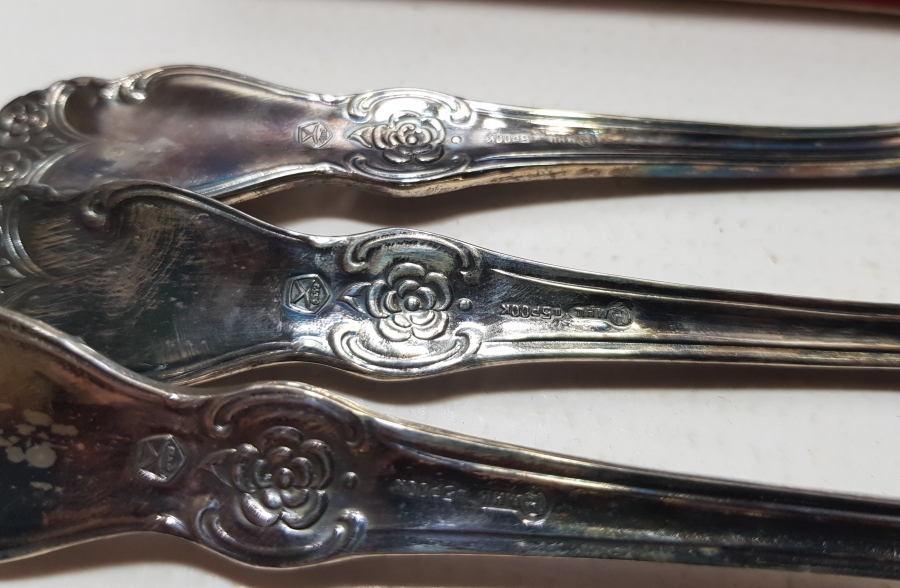 ORİJİNAL KUTUSUNDA SOVYET RUSYA YAPIMI GÜMÜŞ KAPLAMA KAŞIK TAKIMI