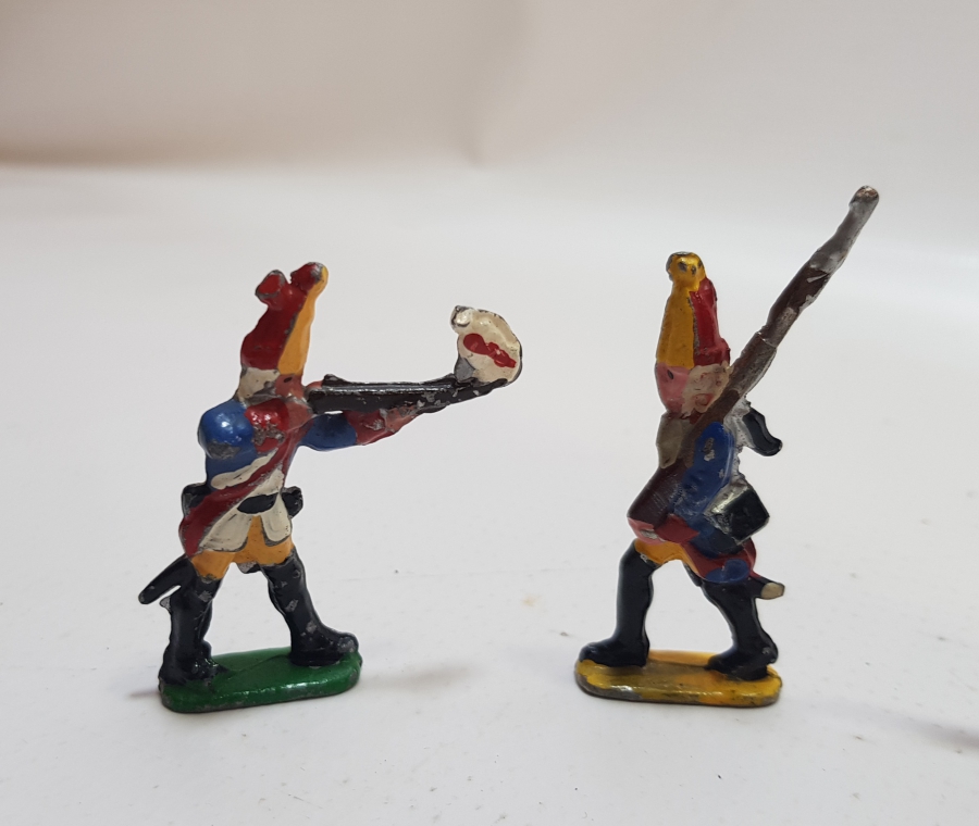 1900 BAŞLARI EL BOYAMA 3 ADET ANTİKA KURŞUN ASKER