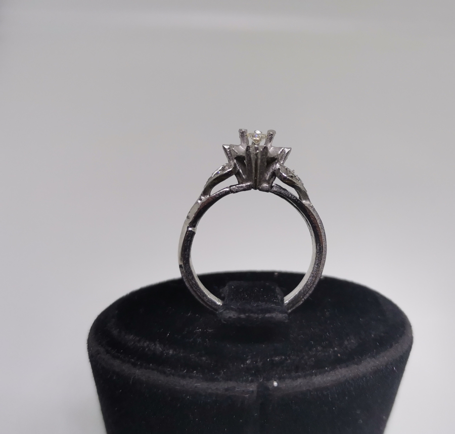 TEK TAŞ MODEL PIRLANTA TAŞLI YÜZÜK