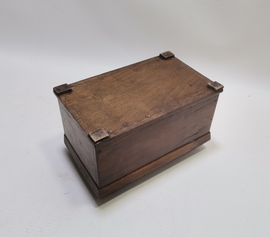 ÜZERİ OSMANLICA YAZILI VE KIBLENÜMALI ÇOK NADİR TEYYARE CEMİYETİ AÇILIŞ HATIRASI SANDIK - KUTU