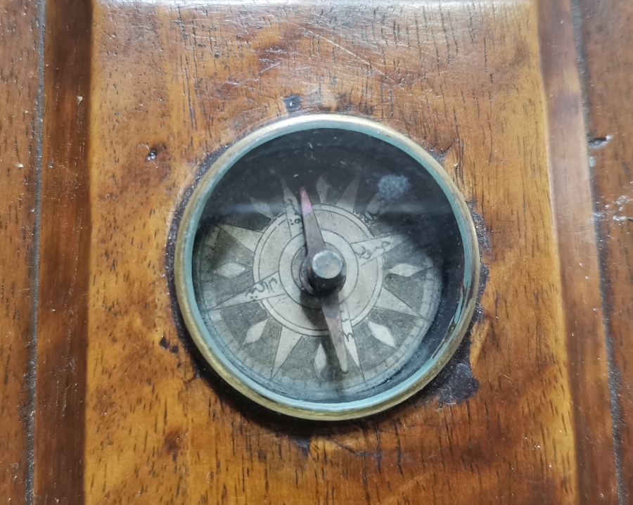 ÜZERİ OSMANLICA YAZILI VE KIBLENÜMALI ÇOK NADİR TEYYARE CEMİYETİ AÇILIŞ HATIRASI SANDIK - KUTU